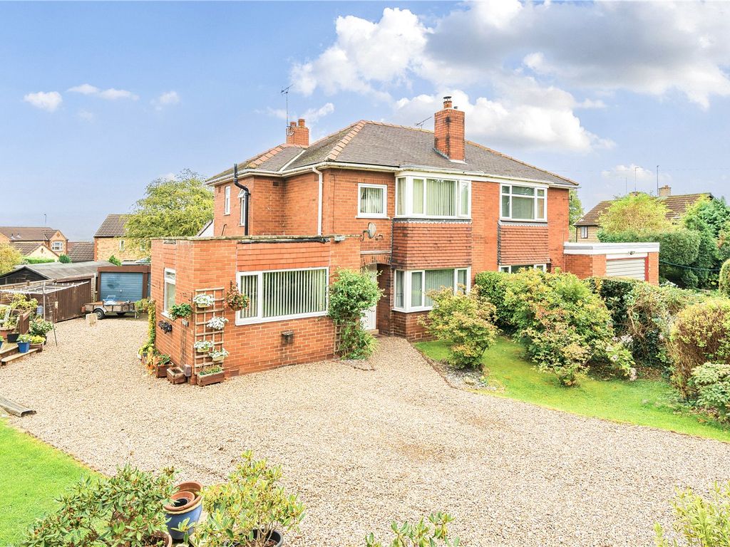 3 bed semidetached house for sale in Wakefield Road, Oulton, Leeds