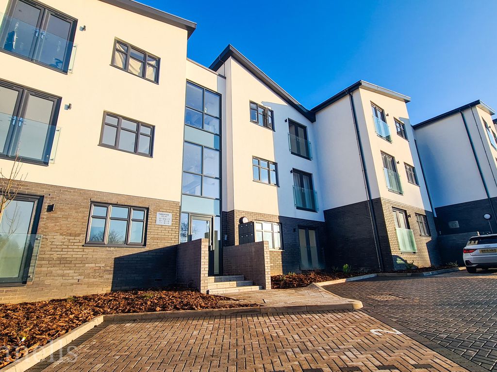 1 bed flat to rent in Valley Road, Cradley Heath B64, £800 pcm Zoopla