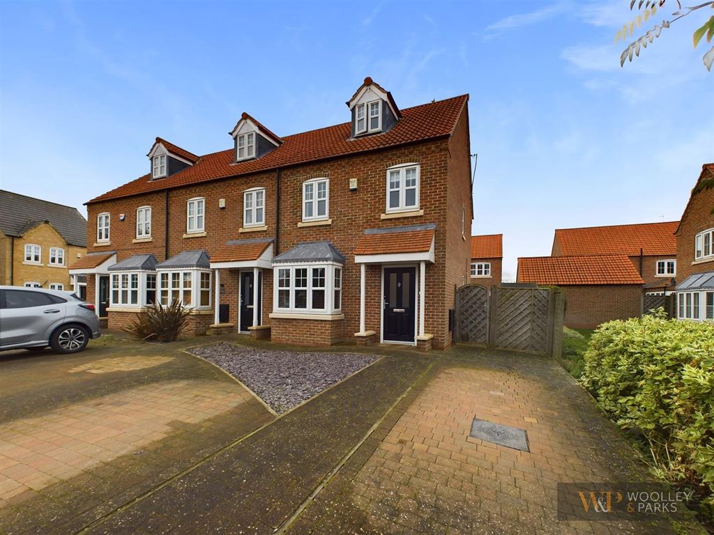 3 bed end terrace house for sale in Priory Close, Nafferton, Driffield