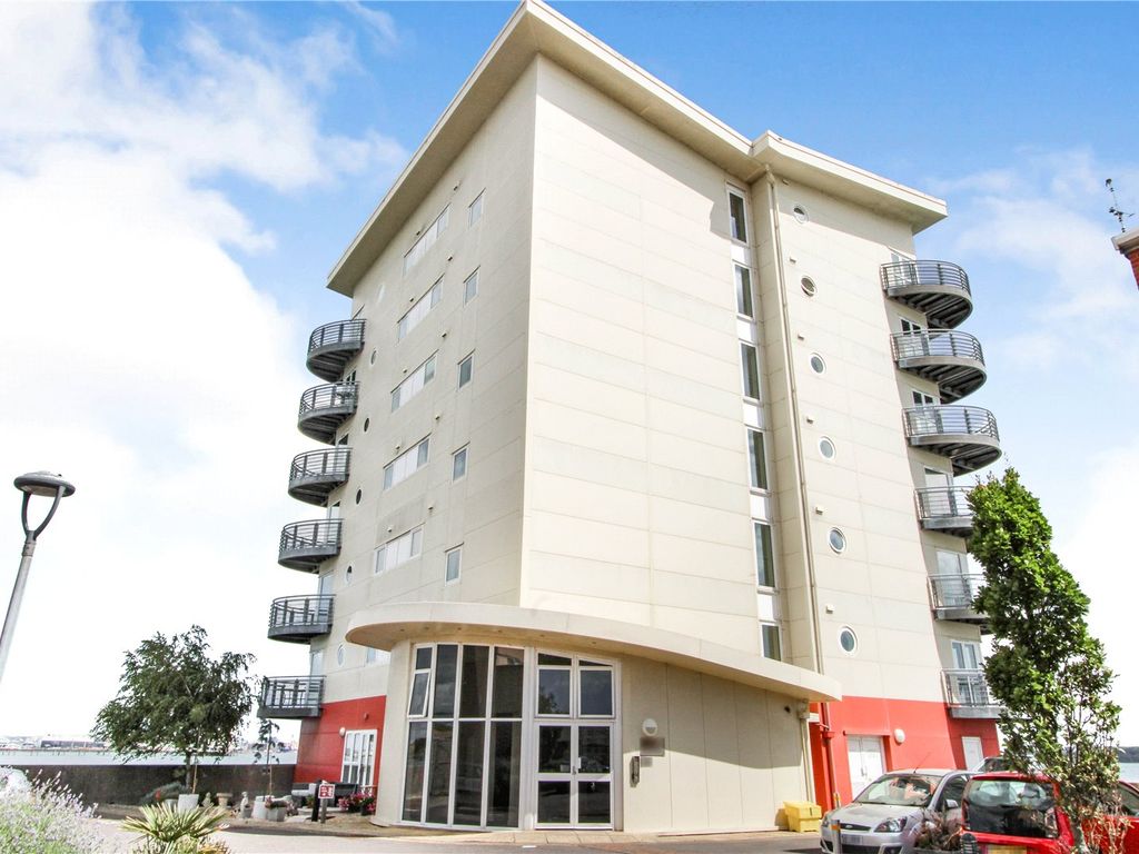 2 bed flat for sale in Davidson Close, Hythe, Southampton, Hampshire