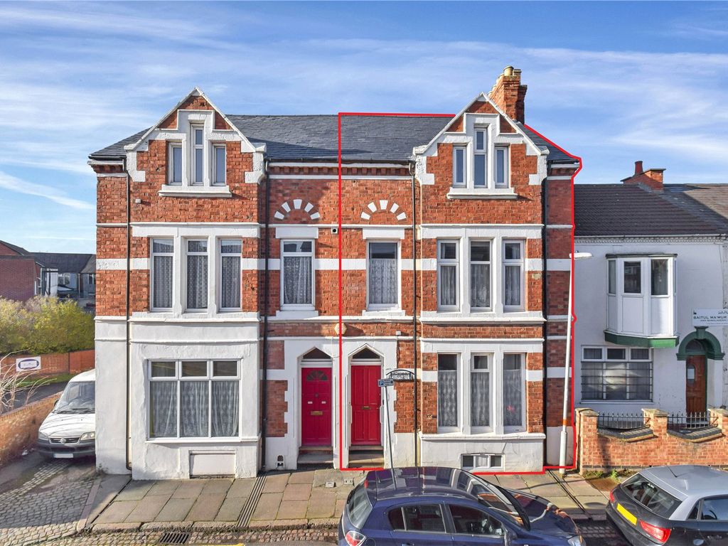 5 bed terraced house for sale in Argyle Street, Northampton NN5 Zoopla