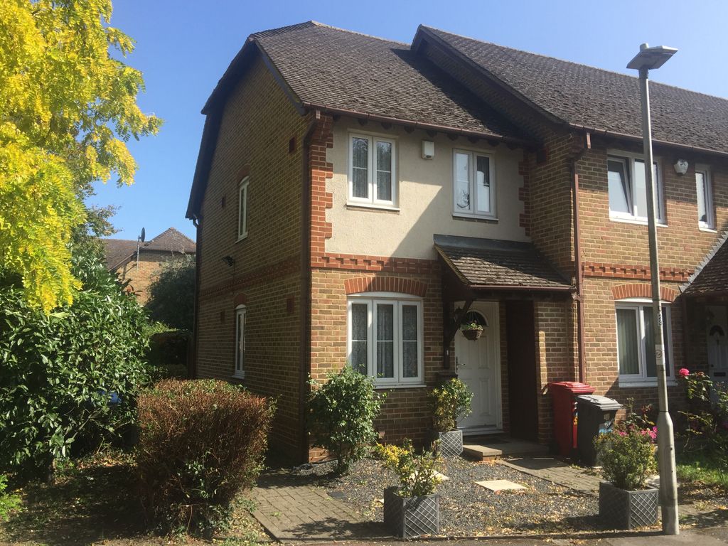 3 bed terraced house for sale in Vicarage Way, Colnbrook, Slough SL3