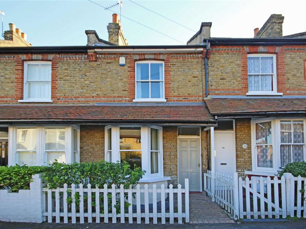 2 bed property to rent in Sunnyside Road, Teddington TW11, £2,395 pcm