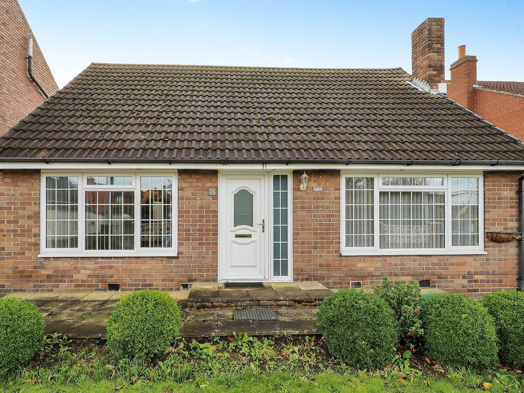 3 bed detached bungalow for sale in Royston Lane, Carlton, Barnsley S71
