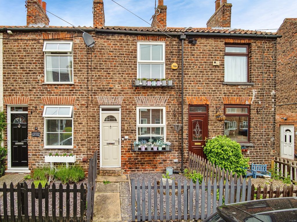 2 bed terraced house for sale in Mill Lane, Beverley HU17, £160,000