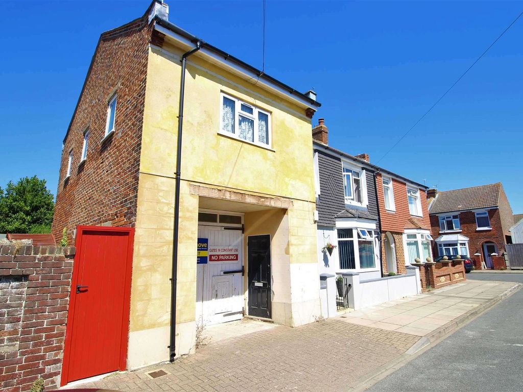 2 bed end terrace house for sale in Westover Road, Portsmouth PO3 Zoopla