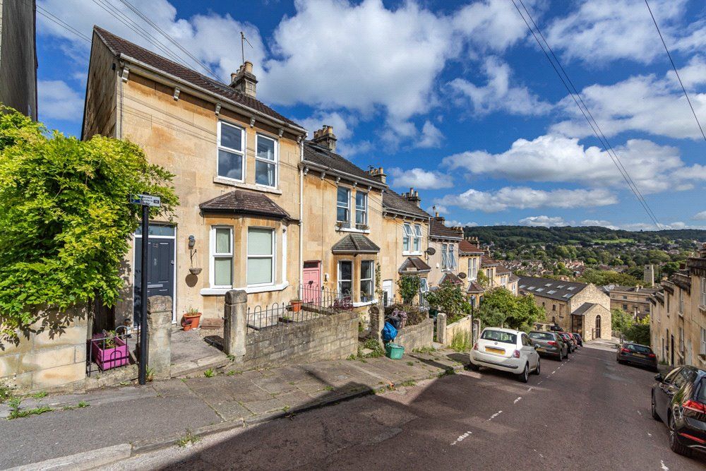 6 bed terraced house for sale in Clarence Street, Bath BA1, £667,500