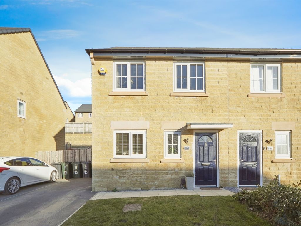 3 bed semidetached house for sale in Meadowlands, Allerton, Bradford
