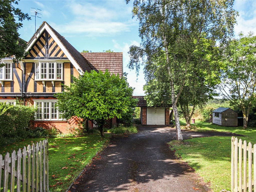 3 bed semidetached house for sale in Hamptons Road, Hadlow, Tonbridge