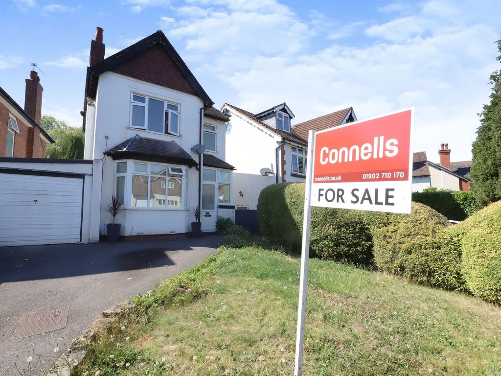 3 bed detached house for sale in Mount Road, Penn, Wolverhampton WV4
