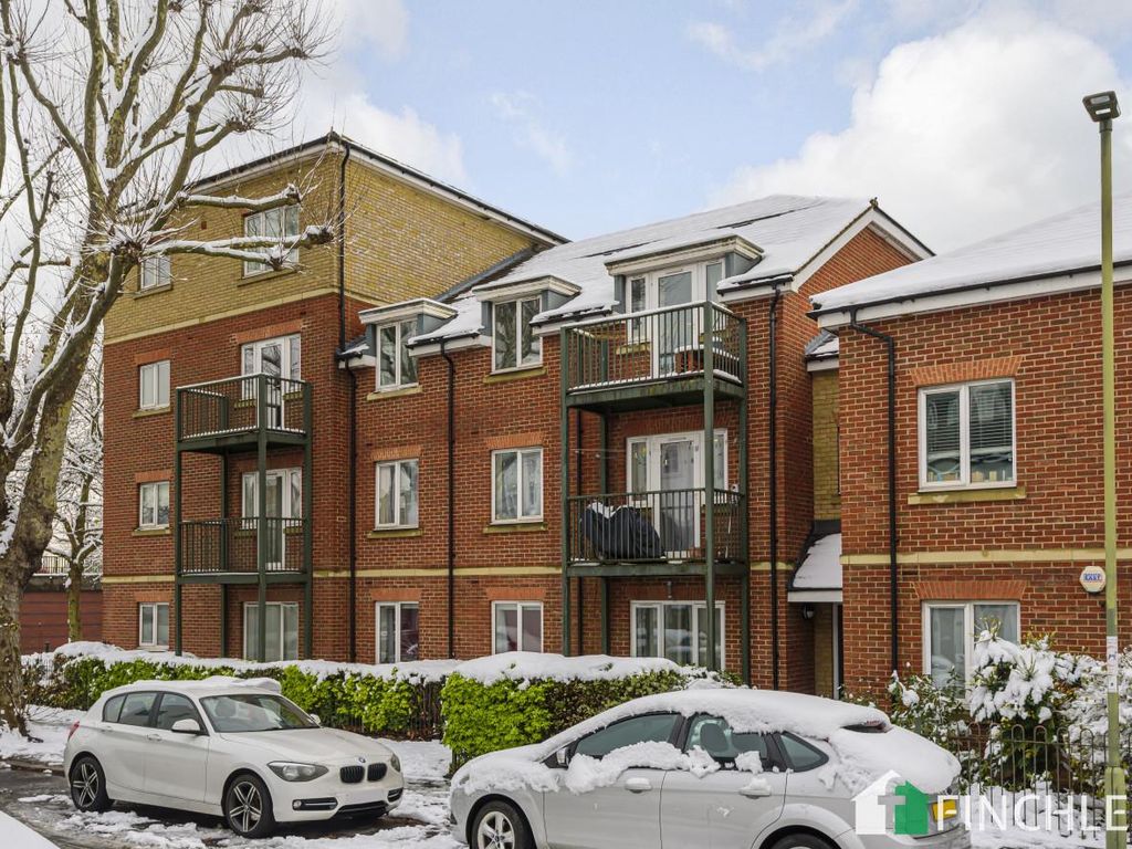 2 bed flat to rent in Connections House, Glebe Road, London N3 Zoopla