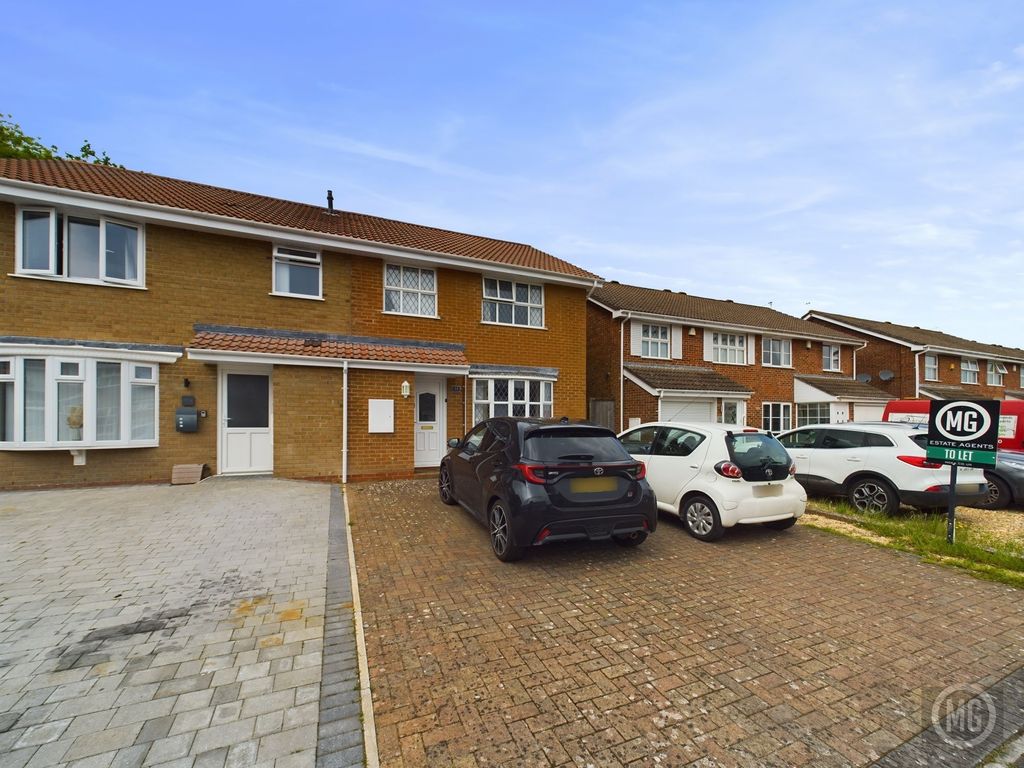 4 bed semidetached house to rent in Stoneberry Road, Bristol BS14, £