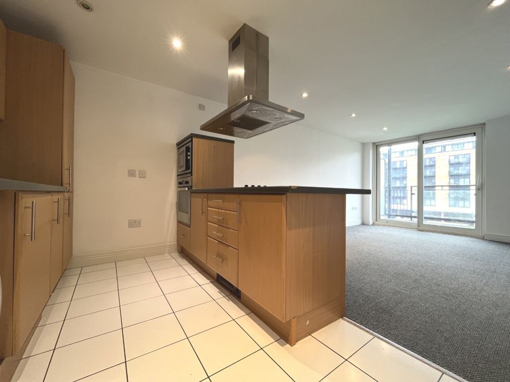 2 bed flat to rent in Kilcredaun, Prospect Place, Cardiff Bay CF11 Zoopla