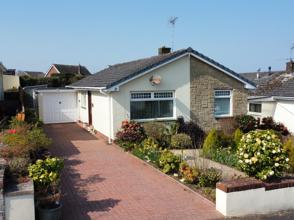 Francis Crescent, Tiverton EX16  