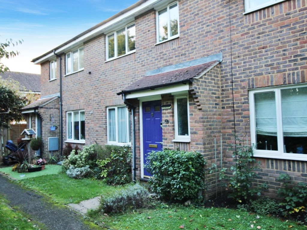 Follis Gardens, Chichester PO19