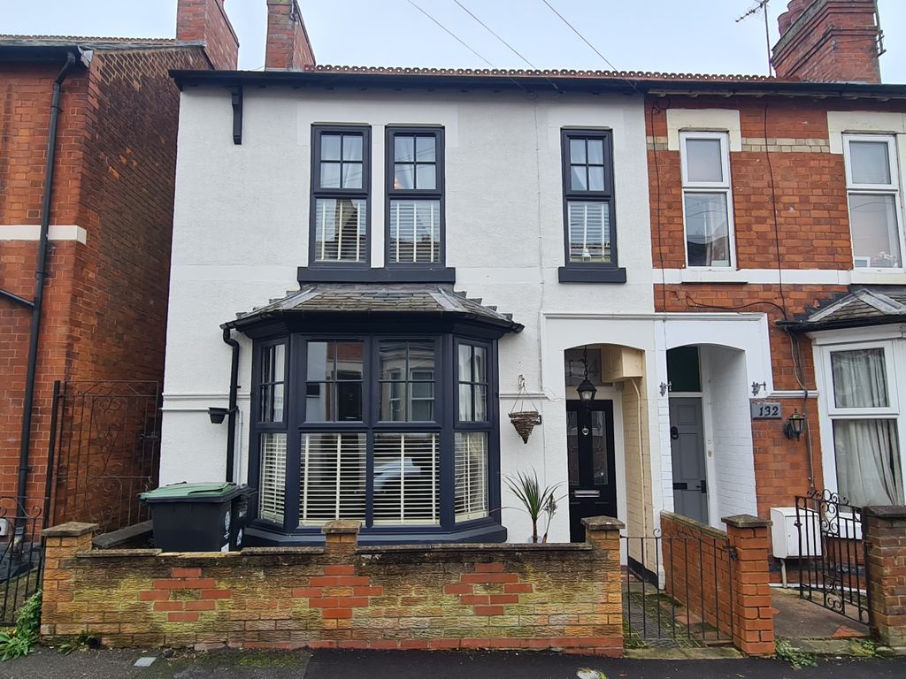 4 bed property to rent in Queen Street, Rushden NN10, £1,200 pcm Zoopla