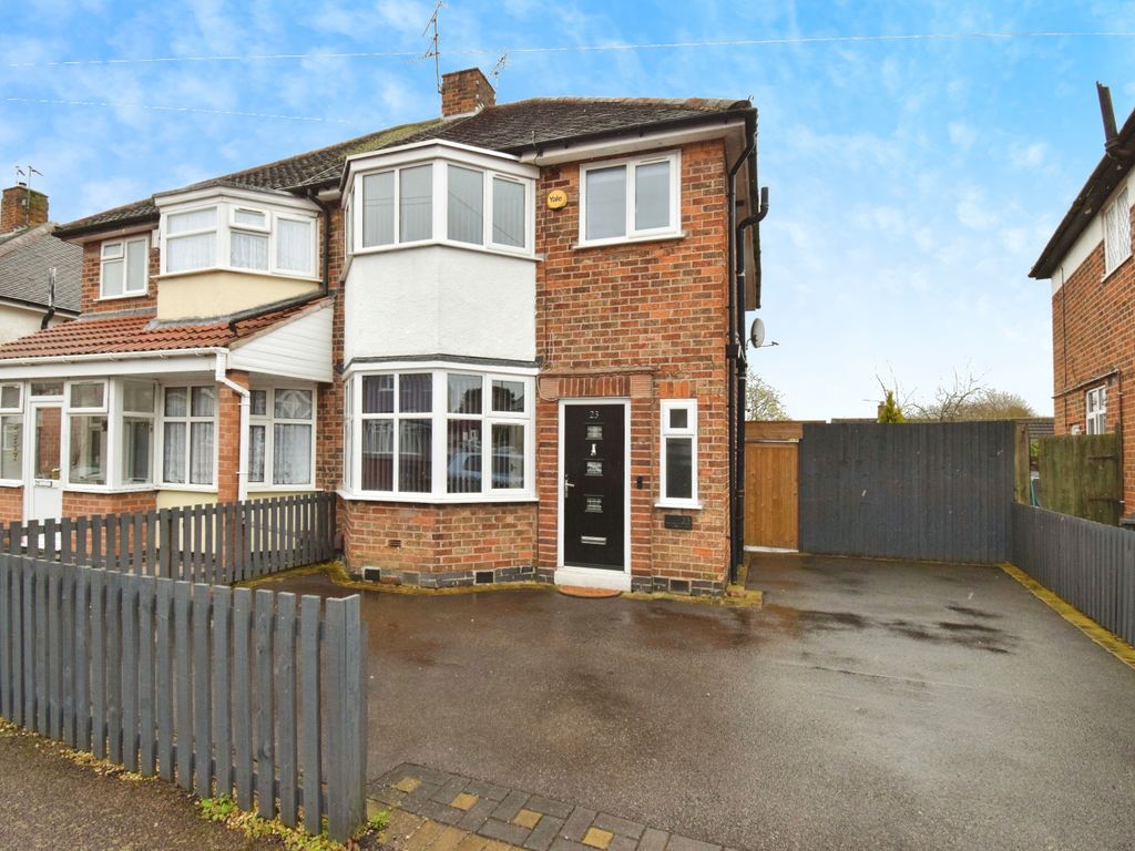 3 bed semidetached house for sale in Averil Road, Leicester LE5, £