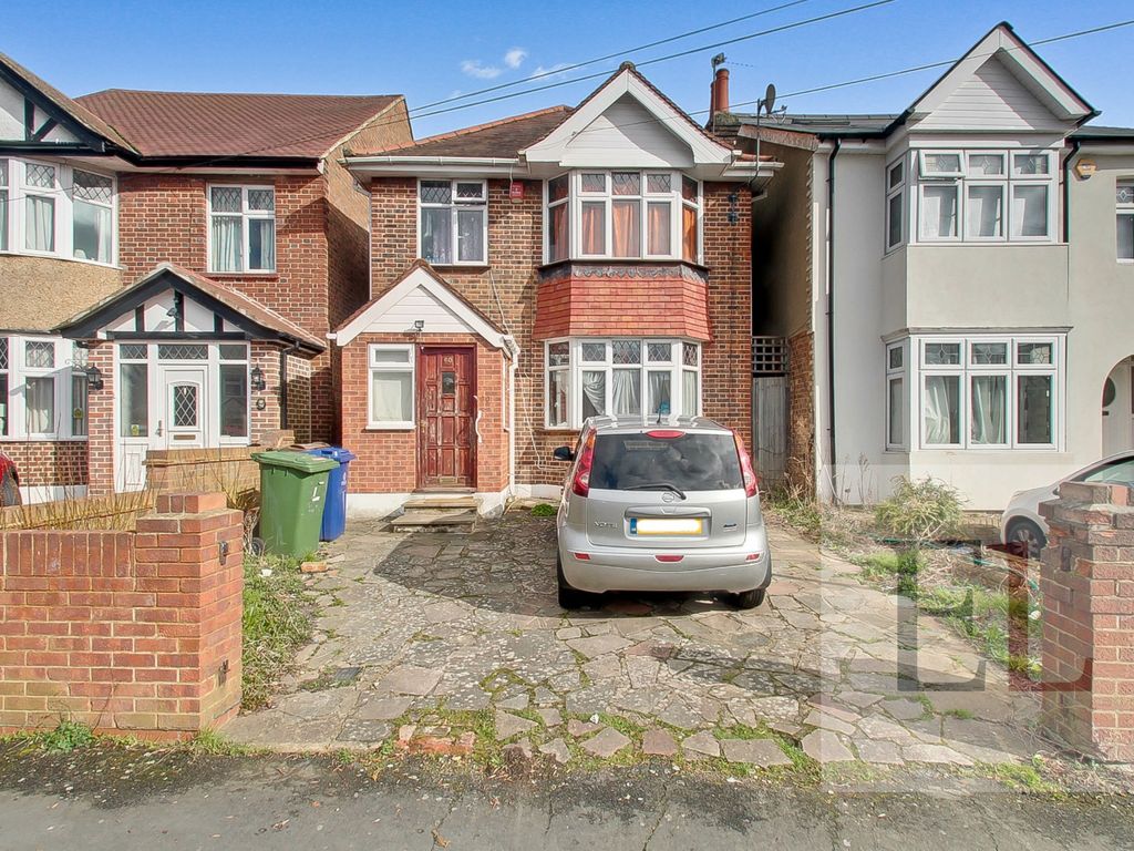 4 bed detached house for sale in Corbins Lane, Harrow HA2, £650,000
