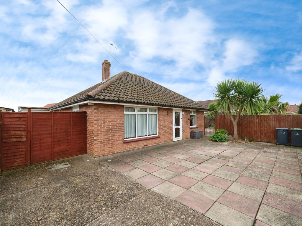 2 bed bungalow for sale in Selsmore Road, Hayling Island, Hampshire