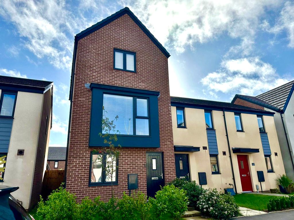 3 bed end terrace house for sale in Gwern Catherine, Capel Llanilltern