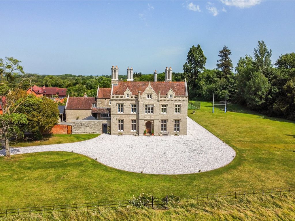 10 bed detached house to rent in Longdon, Tewkesbury, Gloucestershire
