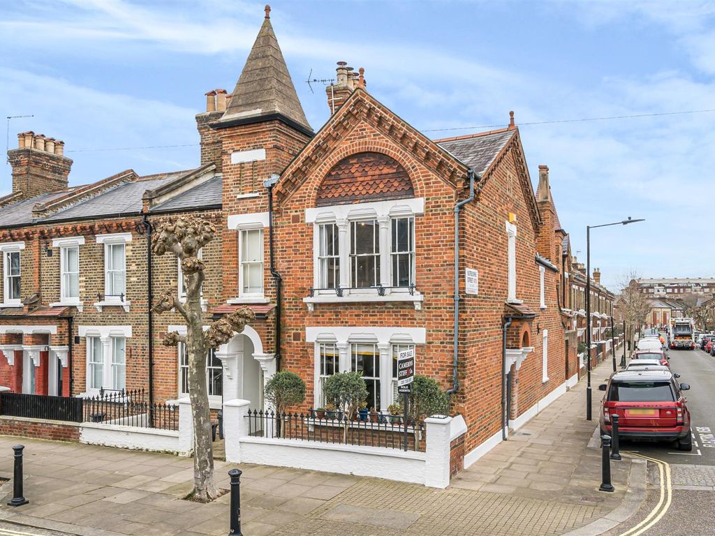2 bed end terrace house for sale in Fifth Avenue, London W10, £