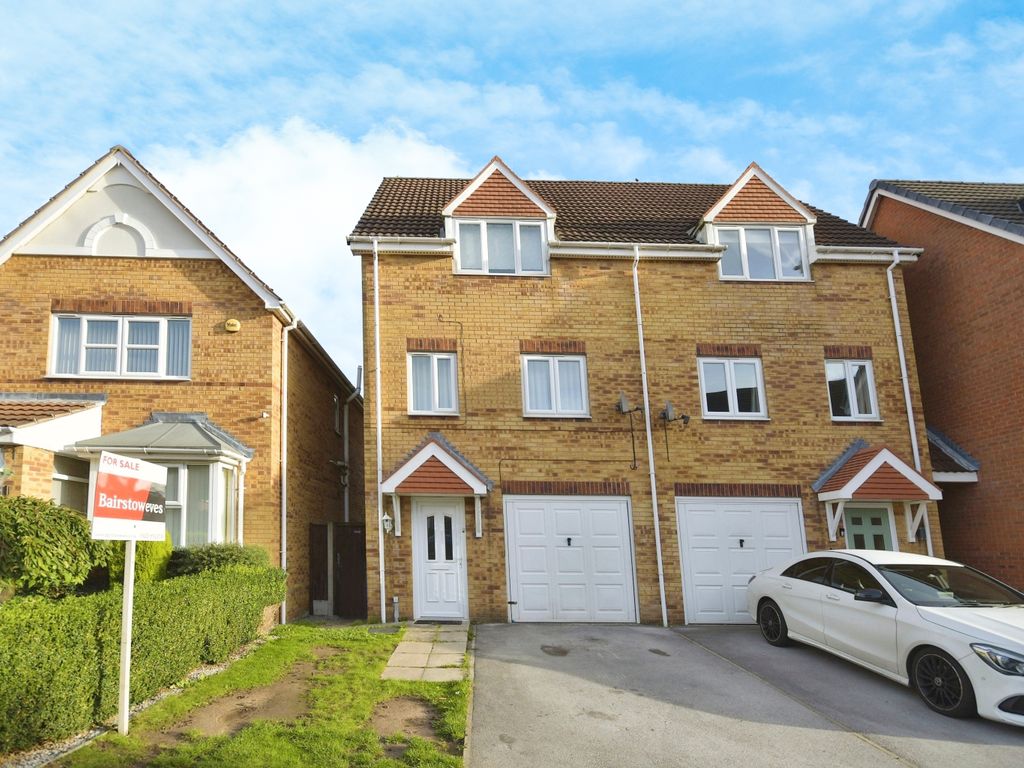 3 bed semidetached house for sale in Siena Gardens, Forest Town