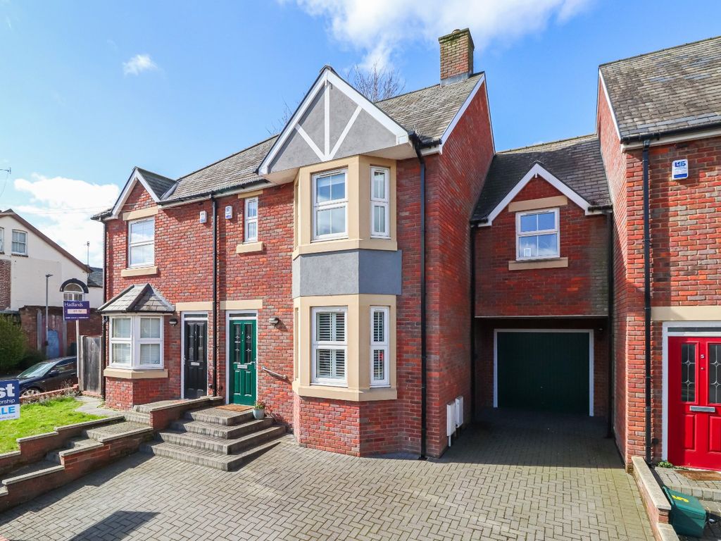 3 bed semidetached house for sale in Vale Road, Chesham HP5 Zoopla