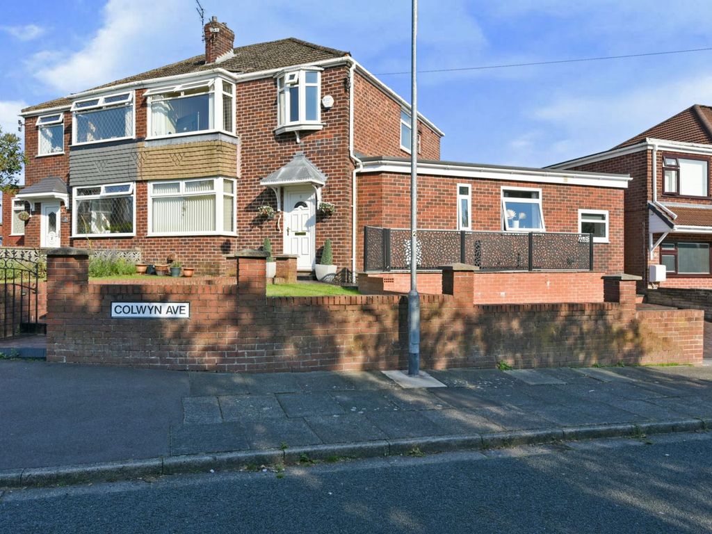 4 bed semidetached house for sale in Colwyn Avenue, Alkrington