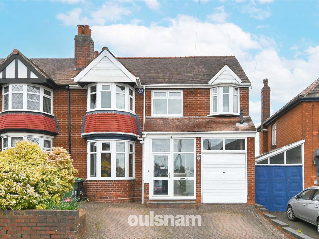 5 bed semidetached house for sale in Pitcairn Road, Bearwood, West