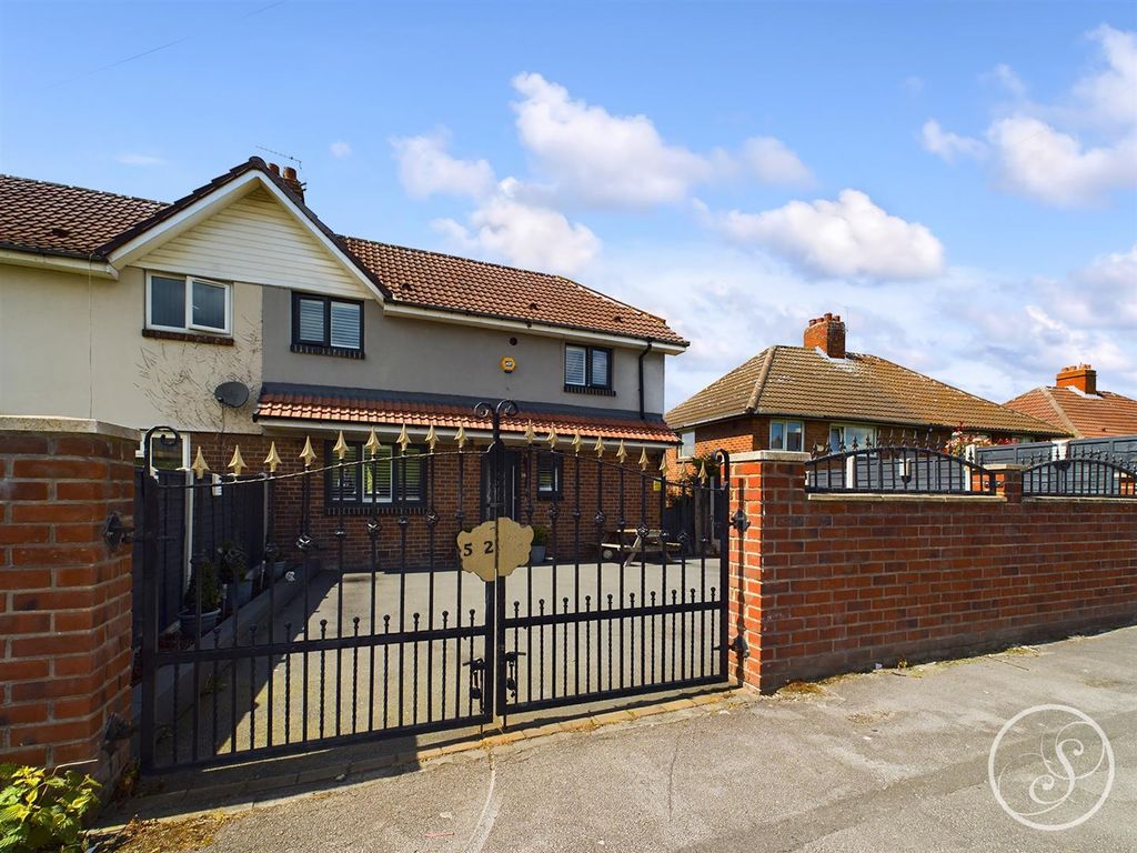 3 bed semidetached house for sale in Dewsbury Road, Beeston, Leeds