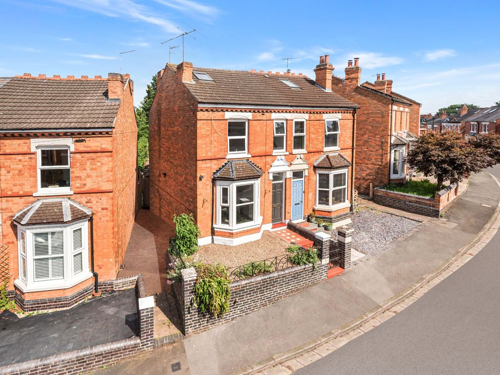 3 bed semidetached house for sale in Woolhope Road, Worcester WR5 Zoopla