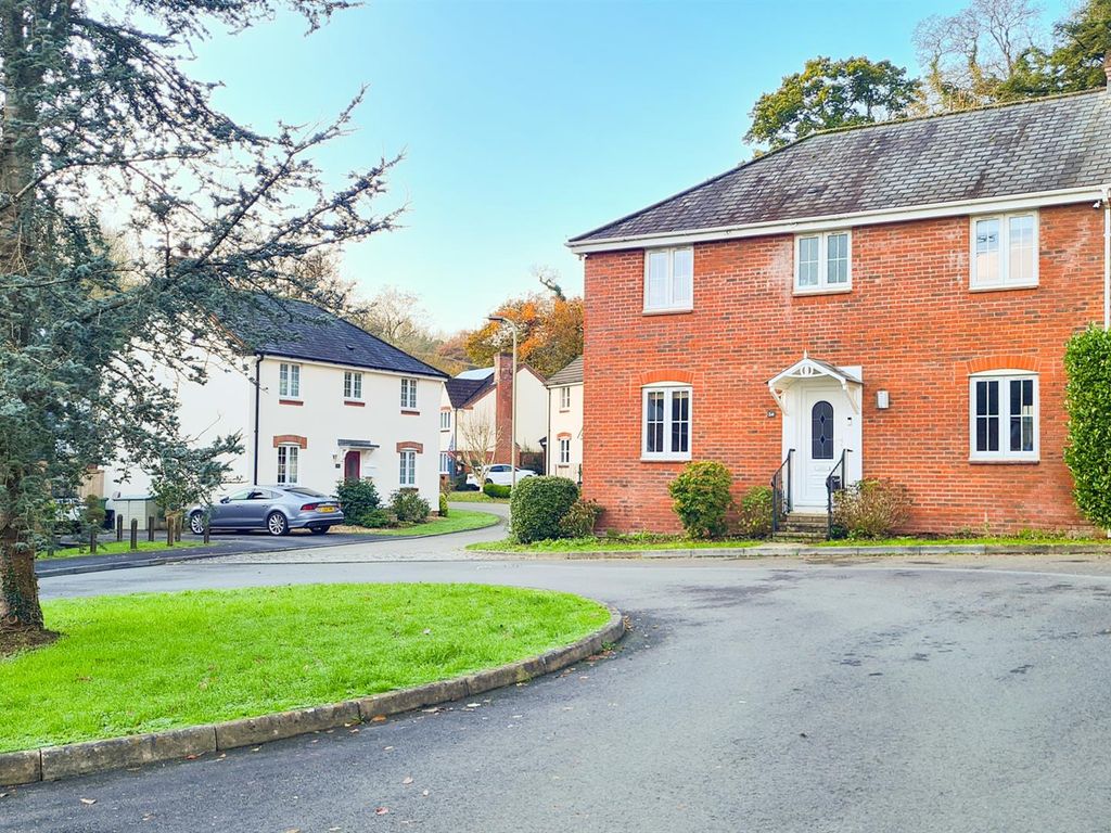 Rowe Close Bideford EX39  