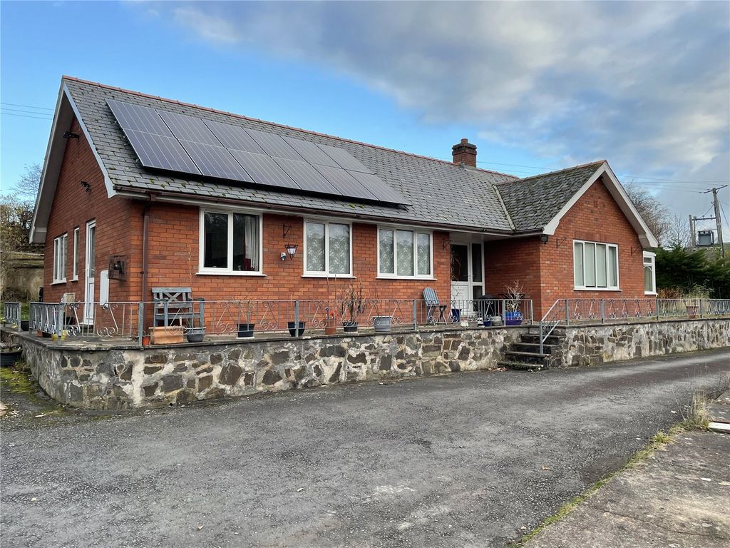 3 bed bungalow for sale in Y Fan, Llanidloes, Powys SY18 Zoopla