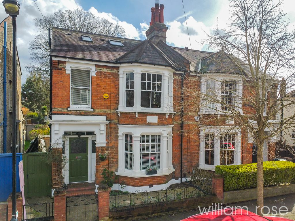 4 bed semidetached house for sale in Beech Hall Road, Highams Park