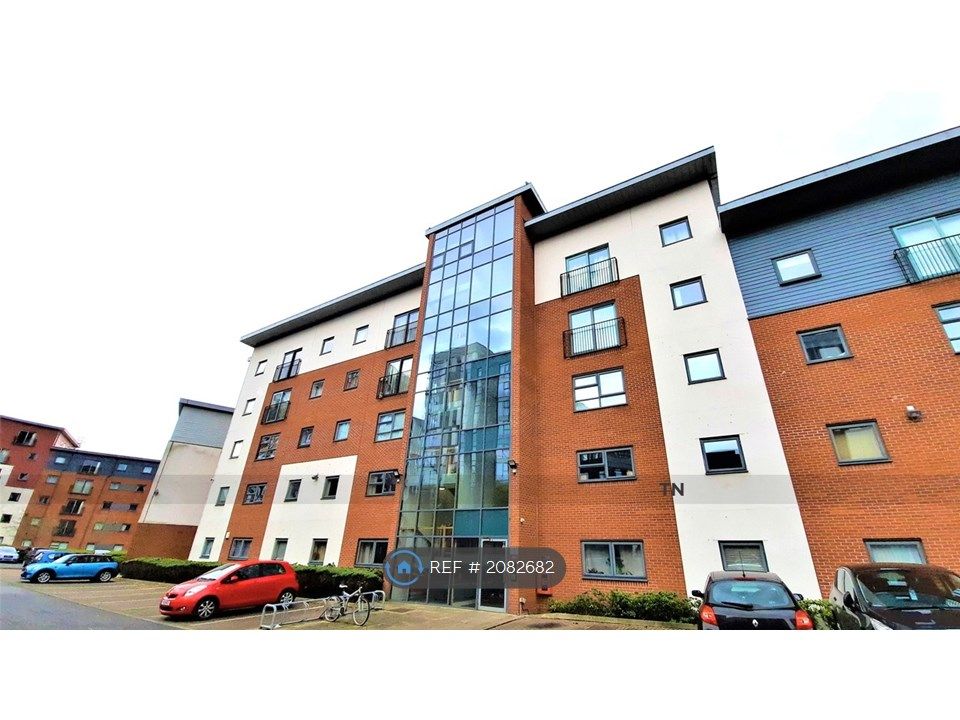 1 bed flat to rent in Slater House Woden Street, Salford M5, £870 pcm