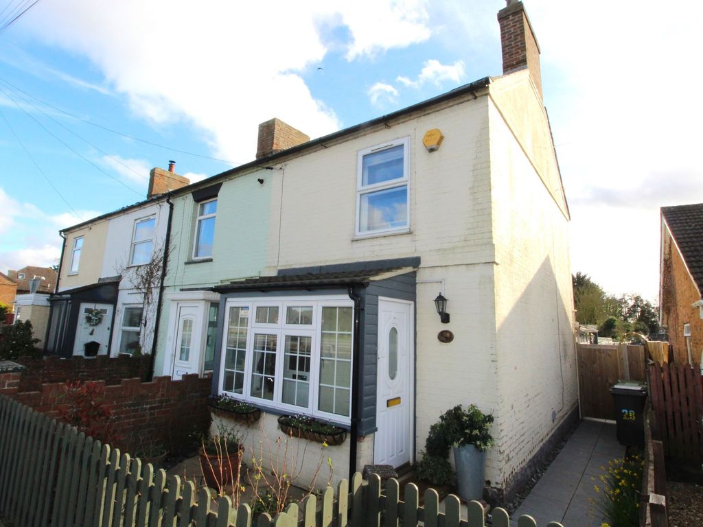 2 bed end terrace house for sale in High Road, Beeston, Sandy SG19, £