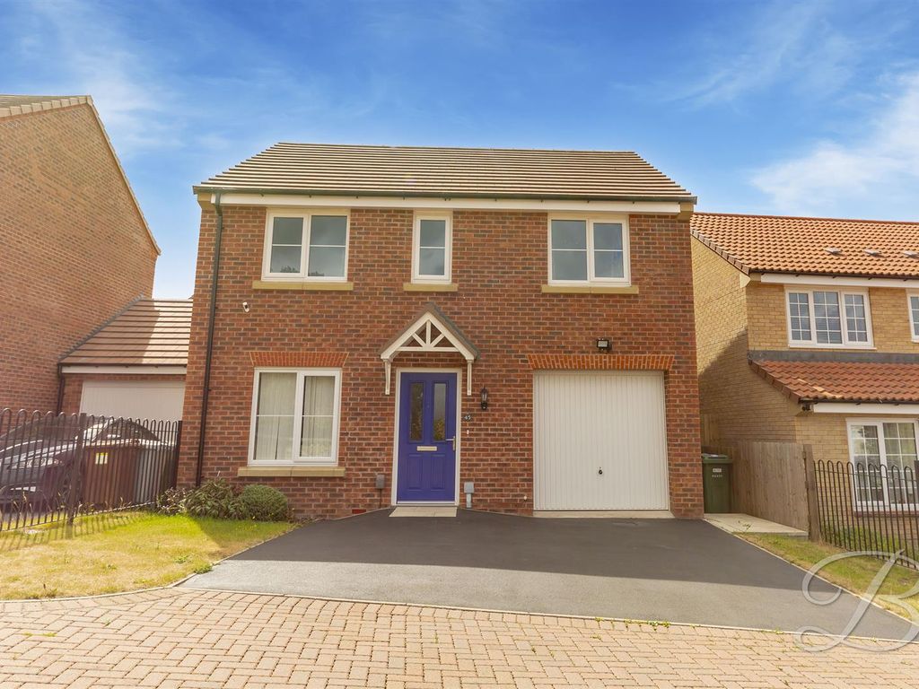 4 bed detached house for sale in Drive, Rainworth, Mansfield