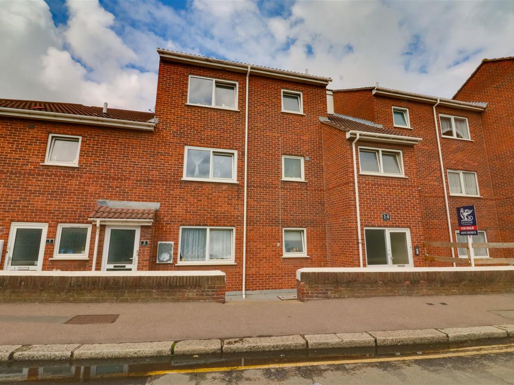 1 bed flat for sale in Bridge Court, Bridge Road, Grays RM17 Zoopla