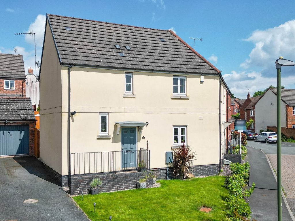 3 bed semidetached house for sale in Garrick Road, The Oakalls