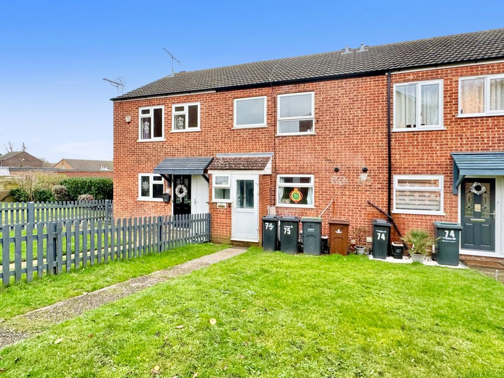 3 bed terraced house for sale in Thistledown, Gravesend, Kent DA12, £