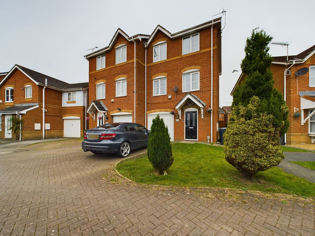 3 bed semidetached house for sale in Templewaters, Hull HU7, £195,000