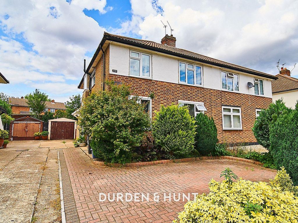 2 bed for sale in River Way, Loughton IG10 Zoopla