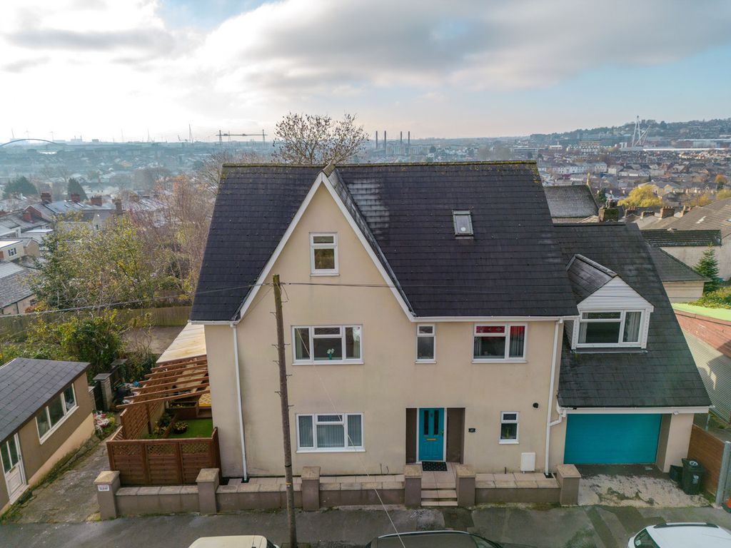 5 bed detached house for sale in Summerhill Avenue, Newport NP19, £