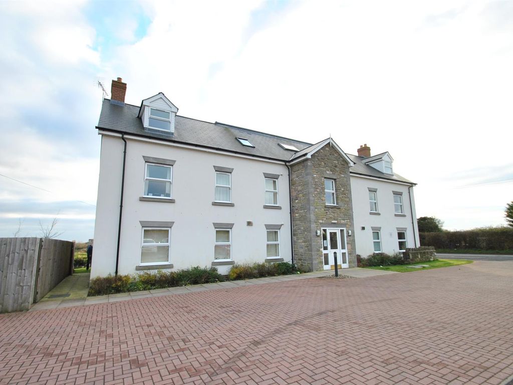 2 bed flat to rent in Grove Road, Coleford GL16, £765 pcm Zoopla