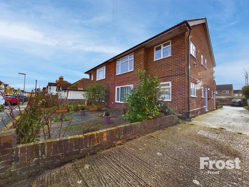 Chaucer Road, Ashford, Surrey TW15  