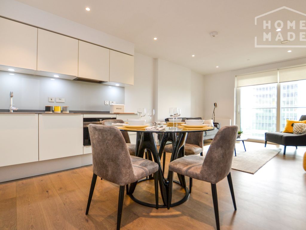 1 bed flat to rent in Elephant Central, Elephant And Castle SE17, £