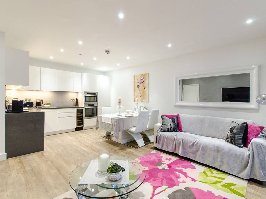 Nine Elms Point, Nine Elms, London SW8  