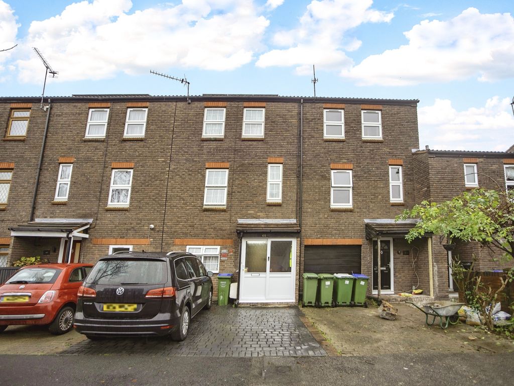 4 bed town house for sale in Aspen Green, Erith DA18, £435,000 Zoopla