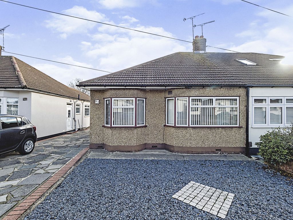 2 bed bungalow for sale in Derby Avenue, Upminster RM14 Zoopla